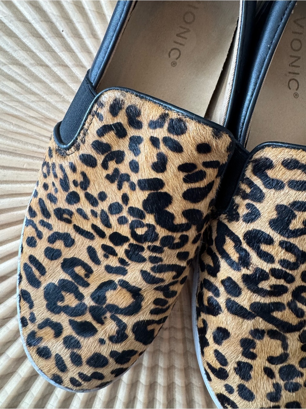 Vionic Demetra Slip On Sneaker Tan Pony Hair Leopard Size 8 - Picture 8 of 11